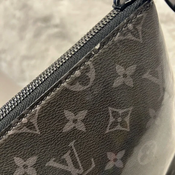 Louis Vuitton Eclipse Monogram Pochette - Picture 15 of 16